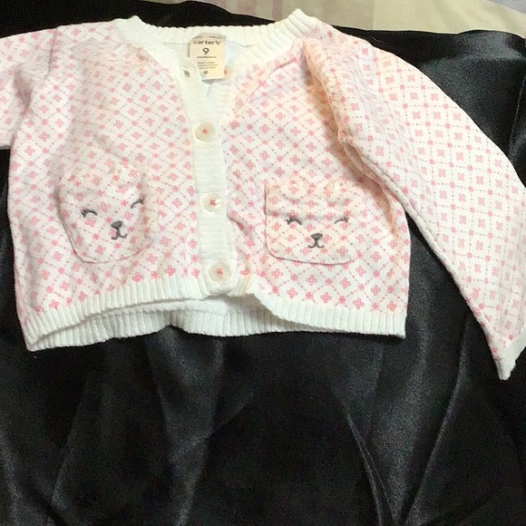 CARTER’S  baby’s  button front sweater. 9 months  pink and white - Picture 2 of 7